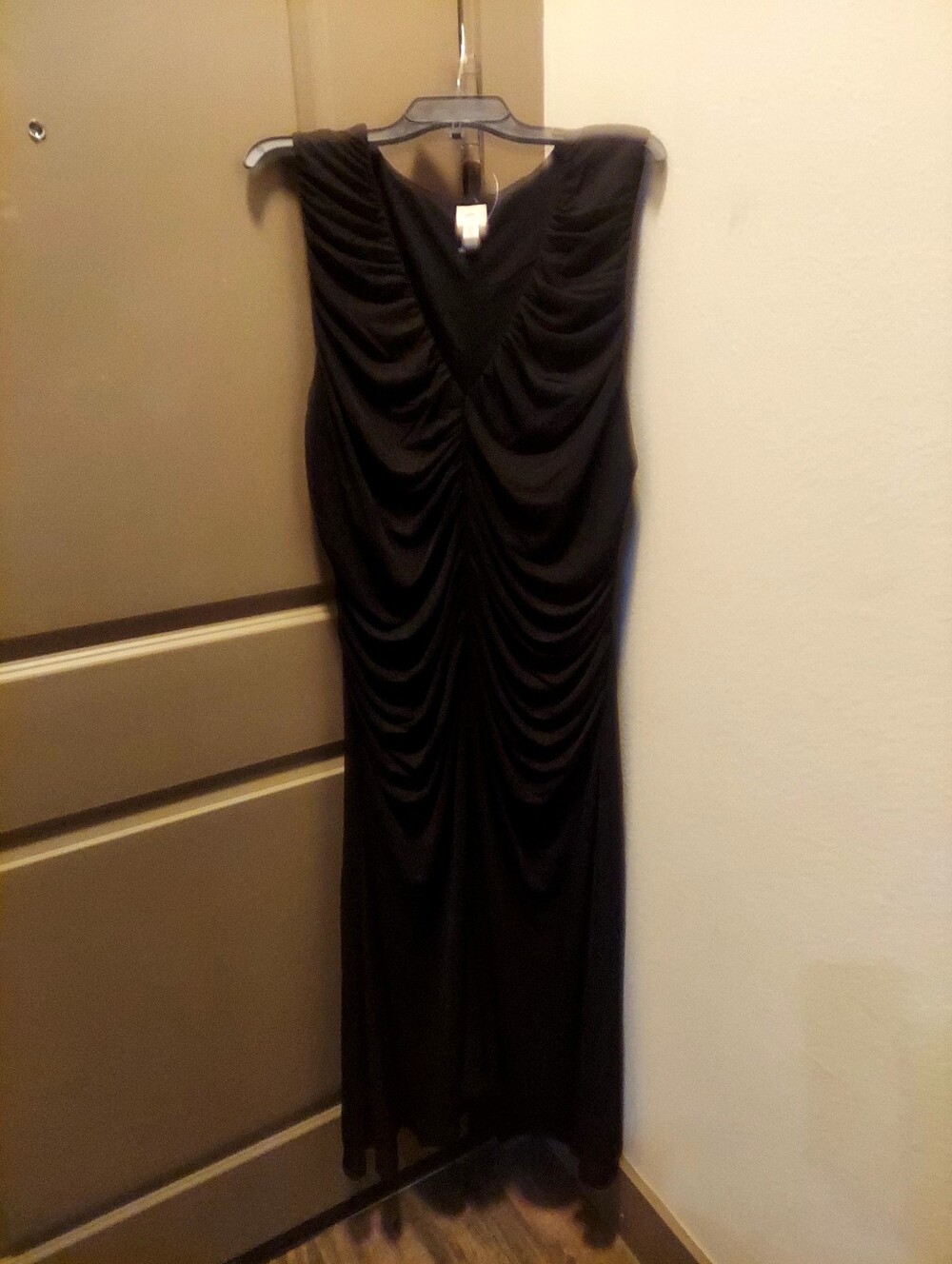 Elegant Black Ruched V-Neck Evening Dress